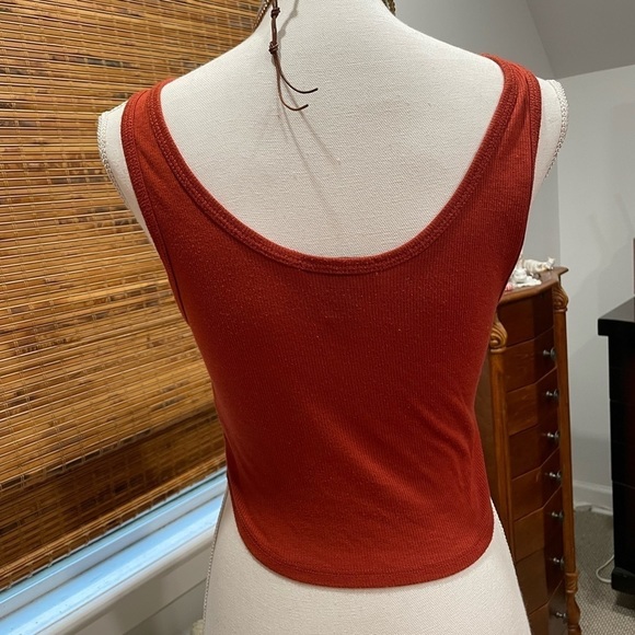 CROP TANK TOP - Picture 2 of 3